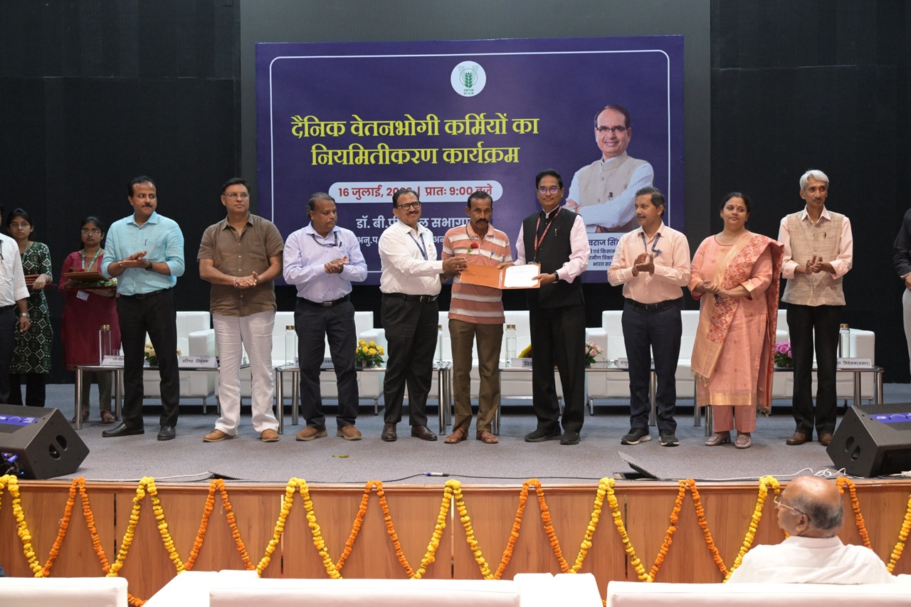 On ICAR Foundation Day, 153 Daily Paid Labor (DPL) of IARI and its regional centers have been made permanent as MTS